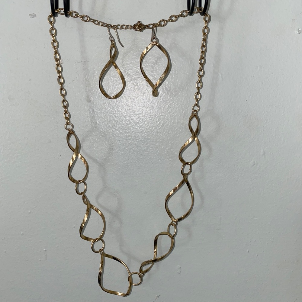 Decorative jewelry set!